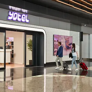 ** Hotel Yotel Airport, Entrance Türkei