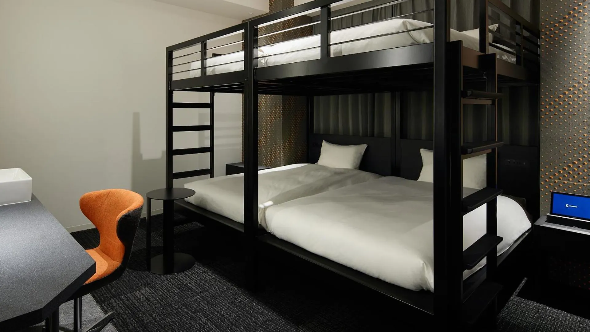Hotel sequence SUIDOBASHI/ Tokio