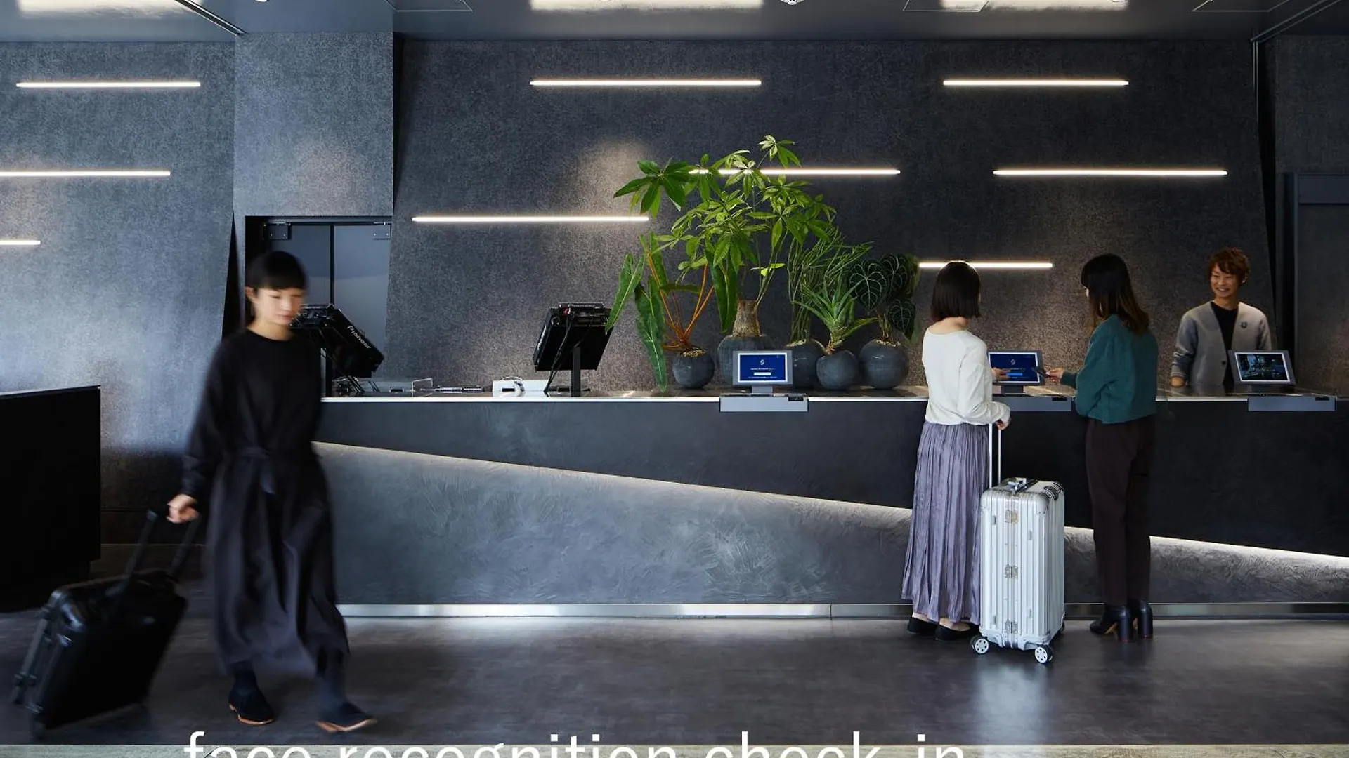 ****  Hotel sequence SUIDOBASHI/ Tokio Japón