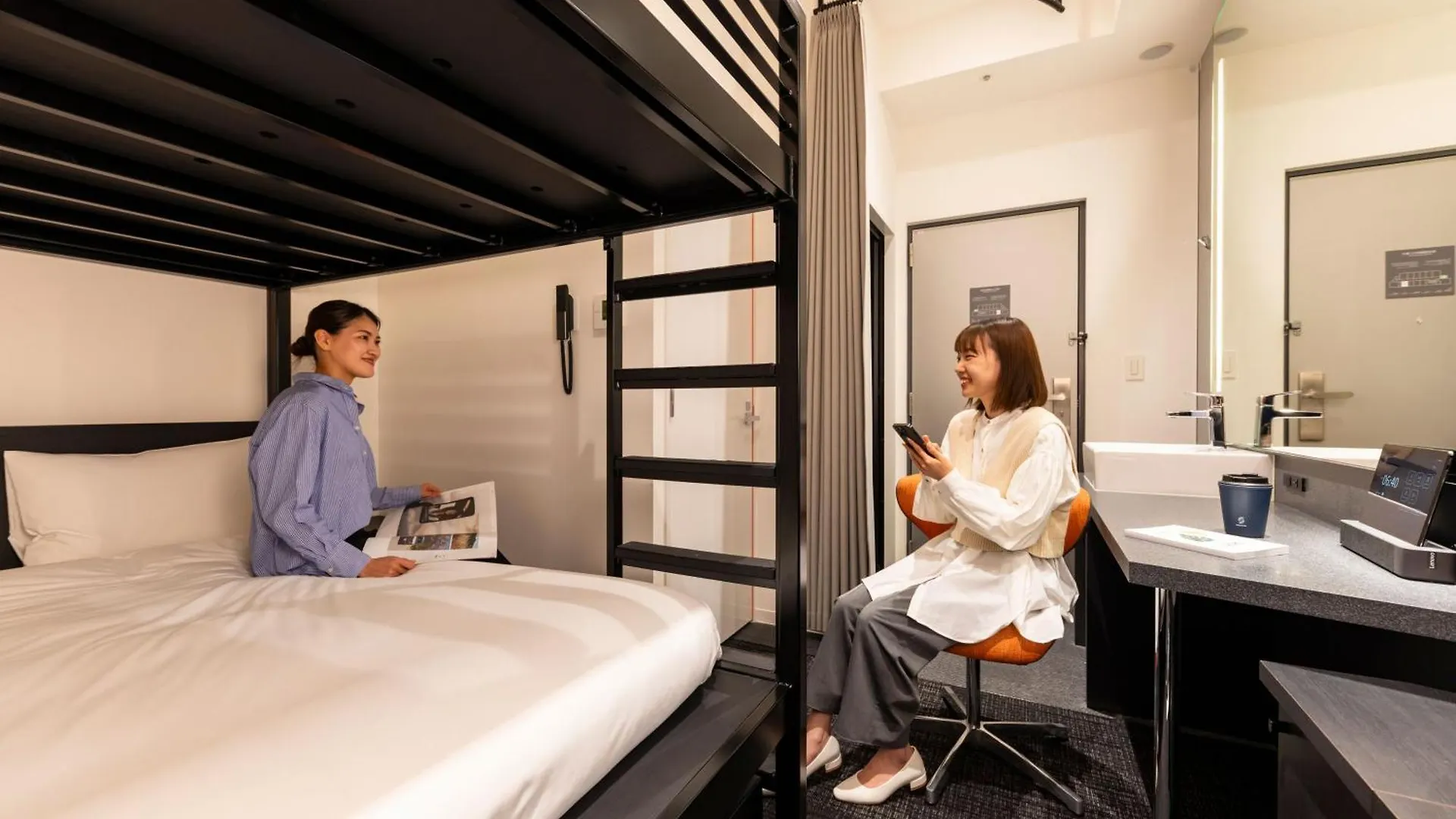 Hotel sequence SUIDOBASHI/ Tokio